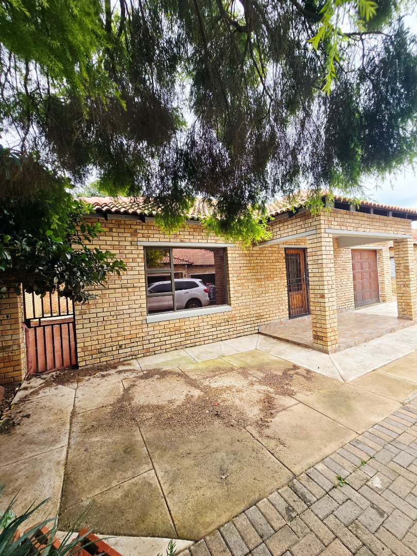2 Bedroom Property for Sale in Wilkoppies North West
